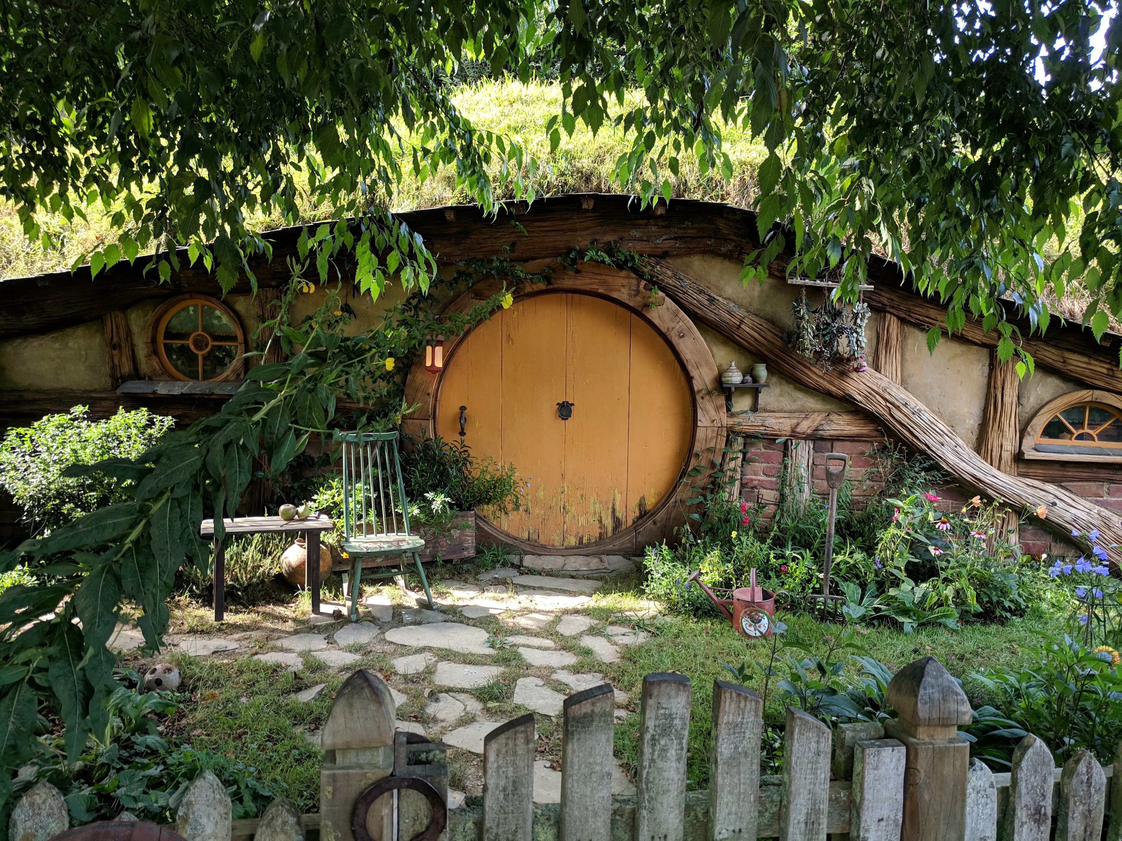 Hobbit hole at the entrance of hobbiton