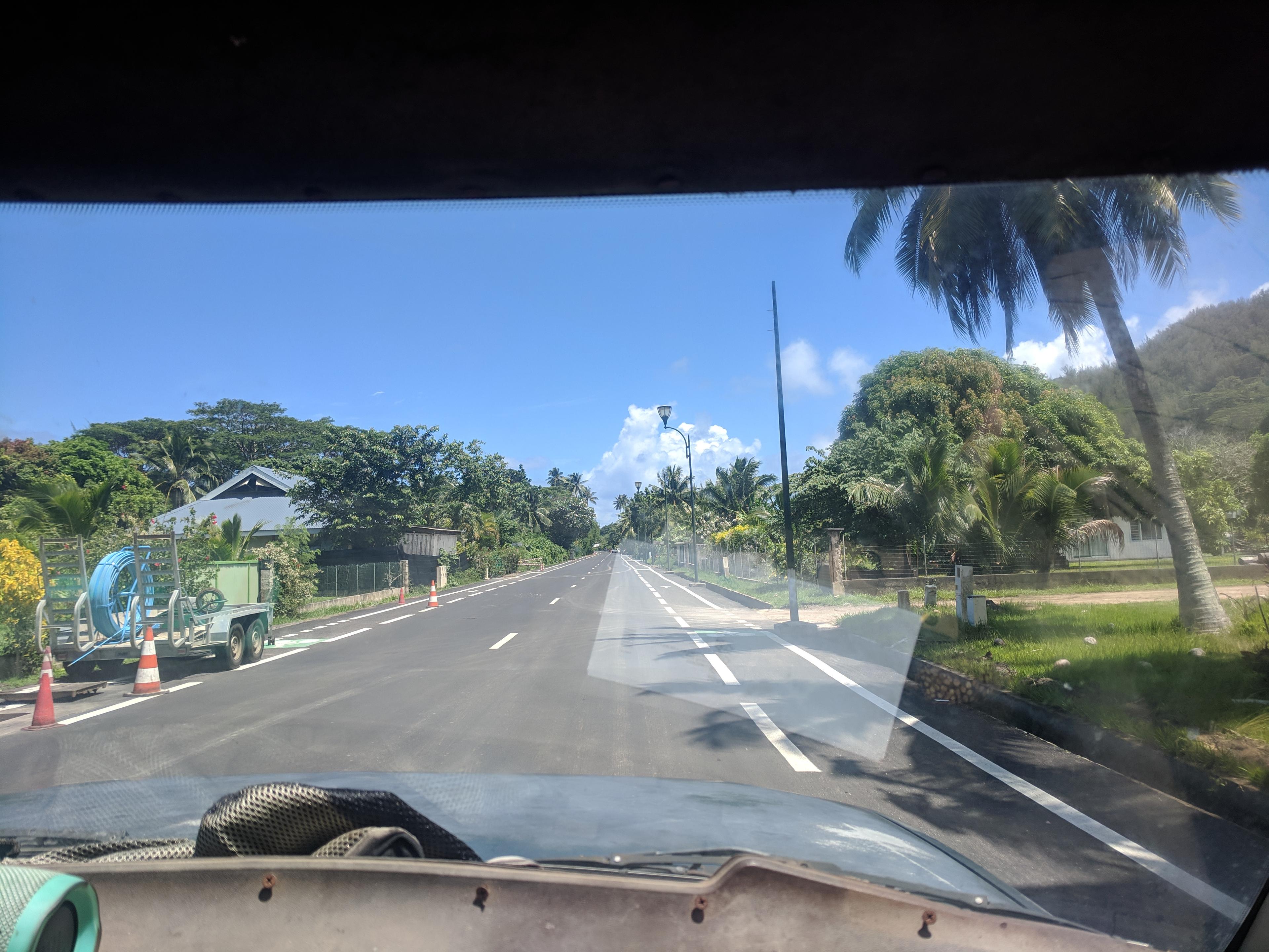 Driving around the Mo'orea
